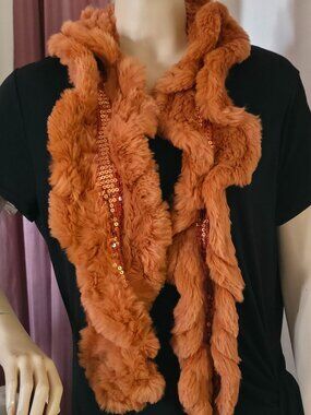 Fur Sequin ruffle scarf